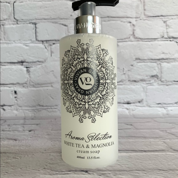 Vivian Gray Bath & Body Vivian Gray White Tea Magnolia Cream Soap3